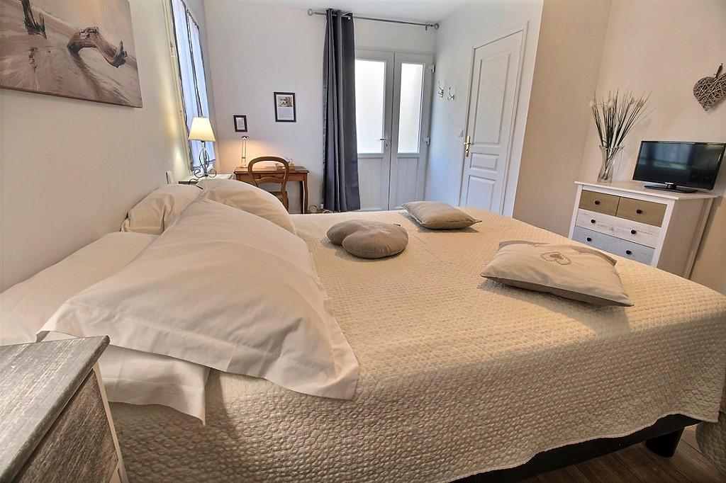 Bed and Breakfast Logis Du Lievre D'Or Montbazon Exterior foto